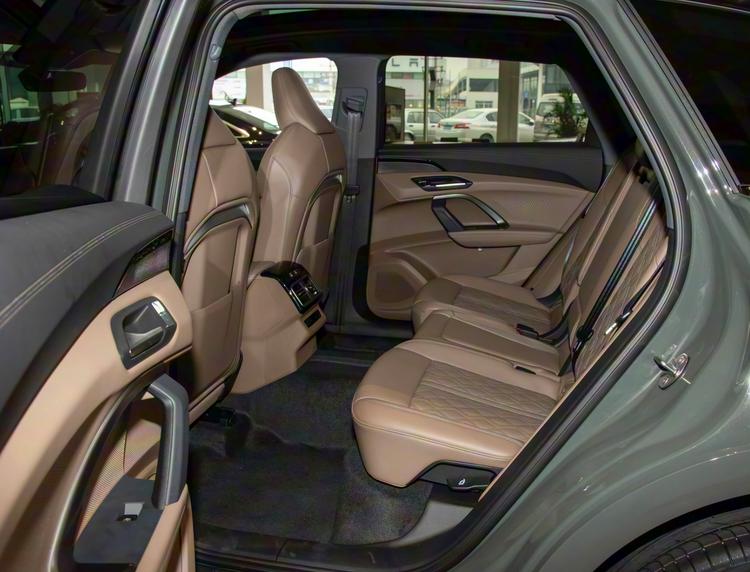 _奥迪新车发布多久打折_奥迪预售车