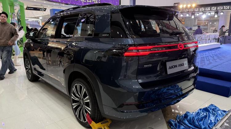 国民增程大五座SUV 埃安i60于广州白云万达璀璨亮相_国民增程大五座SUV 埃安i60于广州白云万达璀璨亮相_