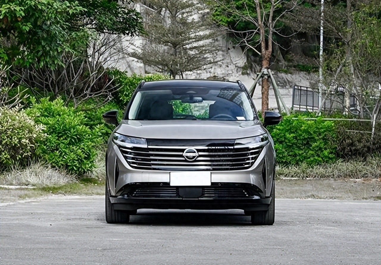 来晚了但诚意十足，日产探陆直降2.4万，搭2.0T+9AT，6-7座可选