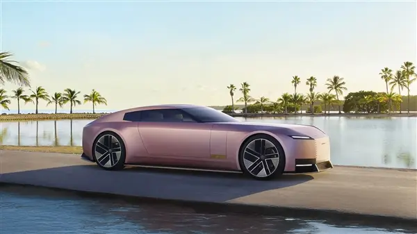 最后一辆黑色F-Pace SVR缓缓驶下生产线，标志着F-Pace车型的谢幕，更标志着捷豹90年燃油车历史的终结_最后一辆黑色F-Pace SVR缓缓驶下生产线，标志着F-Pace车型的谢幕，更标志着捷豹90年燃油车历史的终结_