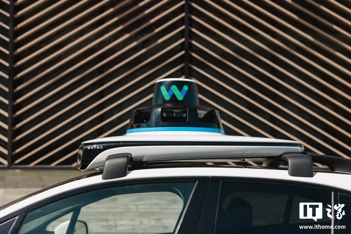 Waymo测试在无人驾驶出租车中集成谷歌Gemini AI助手