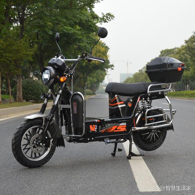 心遇电动摩托车怎么选？推荐几款人气座驾，高速长跑载重强满足多样需求