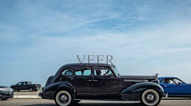 传奇老爷车现身长城魏总亲自接回，帕卡德品牌首次揭晓身份，难道是复古豪华新车的前奏