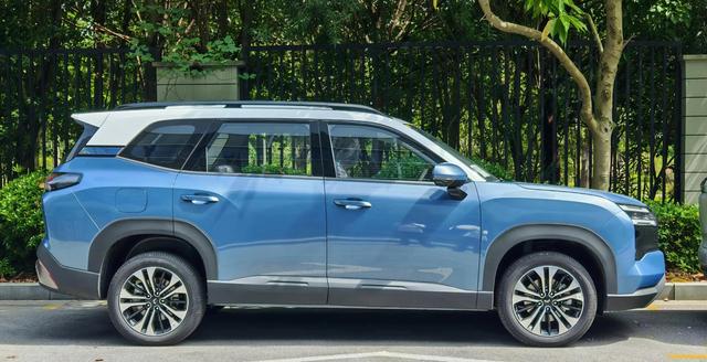 不到6万买中型SUV？五菱星光低价配上独立悬架，价格战改写游戏规则-有驾