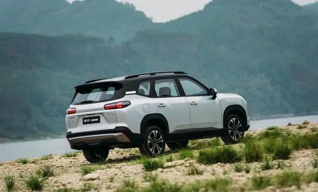不到6万买中型SUV？五菱星光低价配上独立悬架，价格战改写游戏规则-有驾