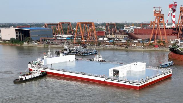 “星际归航”号停泊在润扬船厂码头。 受访者供图