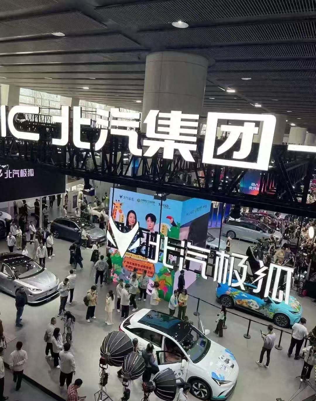 万就能买 B 级空间？极狐 T1 给吉利星愿上了一课！