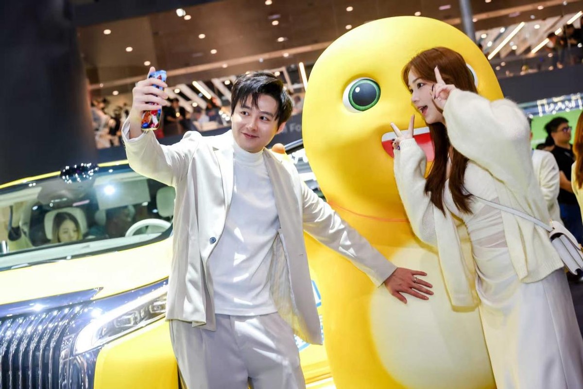 车展豪车视频__豪华车车展