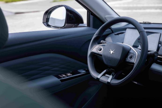 _极狐T1的“破局三式”：在红海市场讲一个“厚道”的故事_极狐T1的“破局三式”：在红海市场讲一个“厚道”的故事