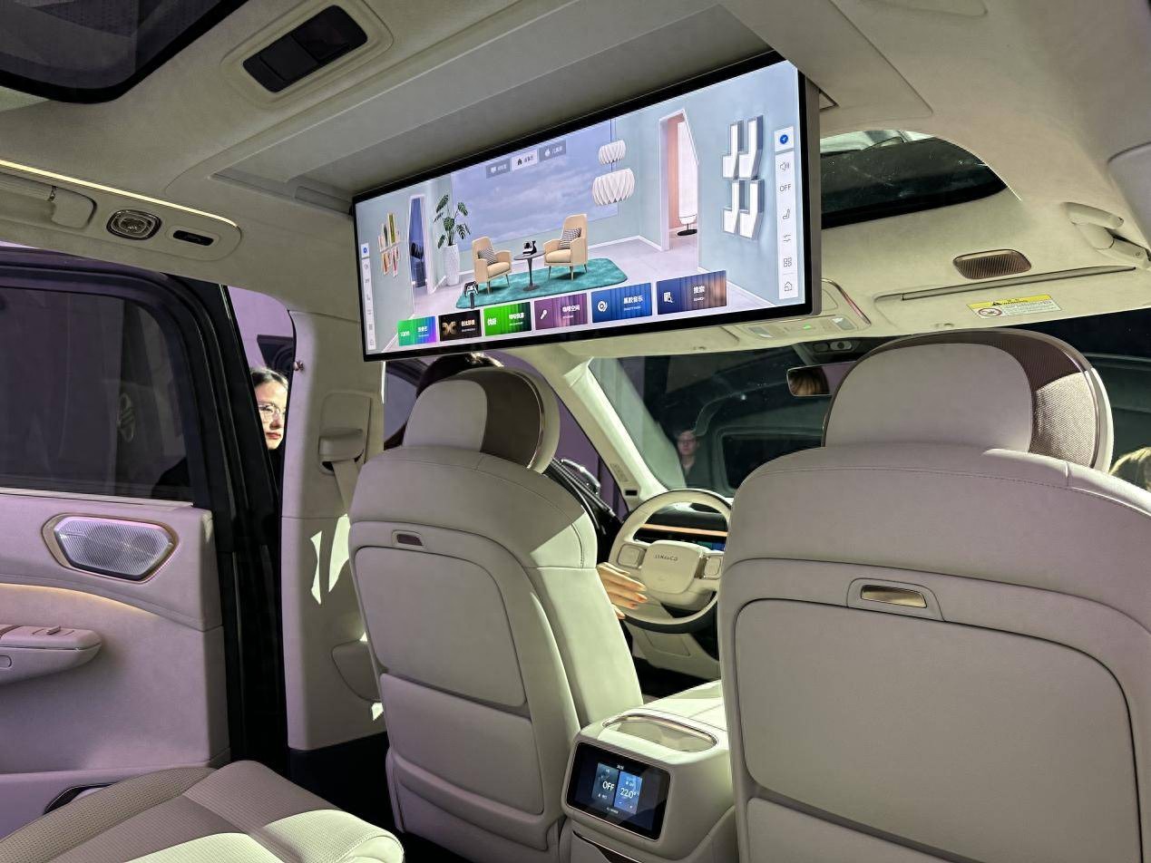 试驾完锐胜M8，感觉有些售价三四十万的MPV，都在漫天要价