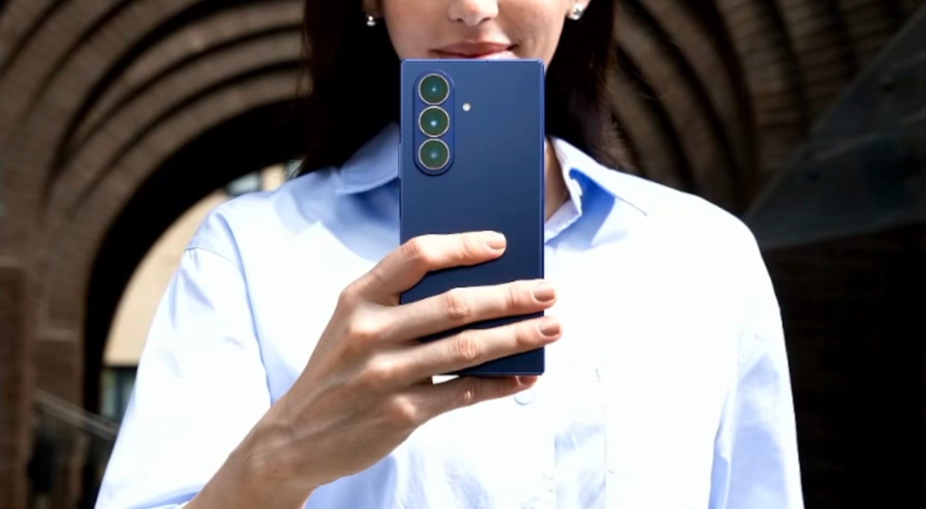 三星折叠屏2022_三星折叠屏屏幕参数_