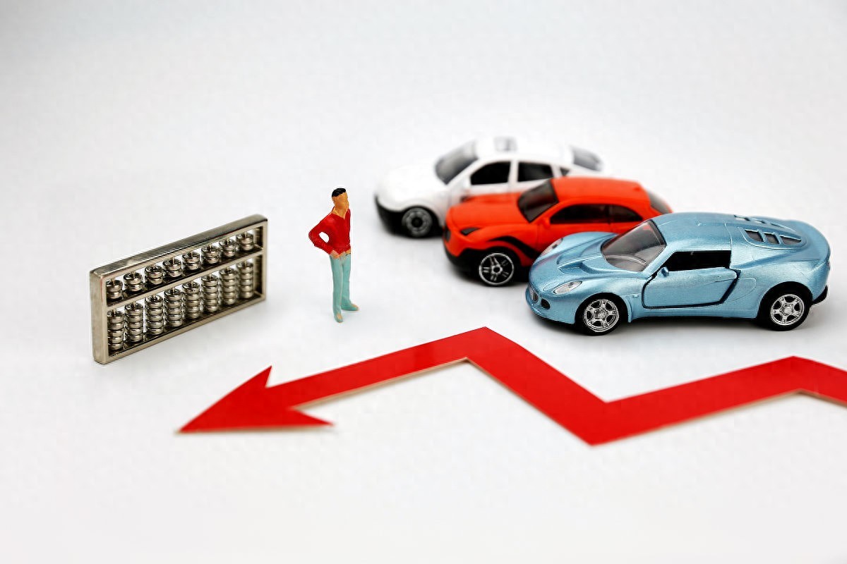 理想汽车亏了6个亿，李想才认错，但背锅的是职业经理人？