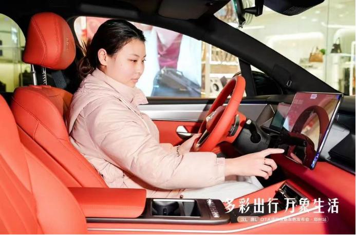 比亚迪汉各种颜色_比亚迪汉车身颜色_