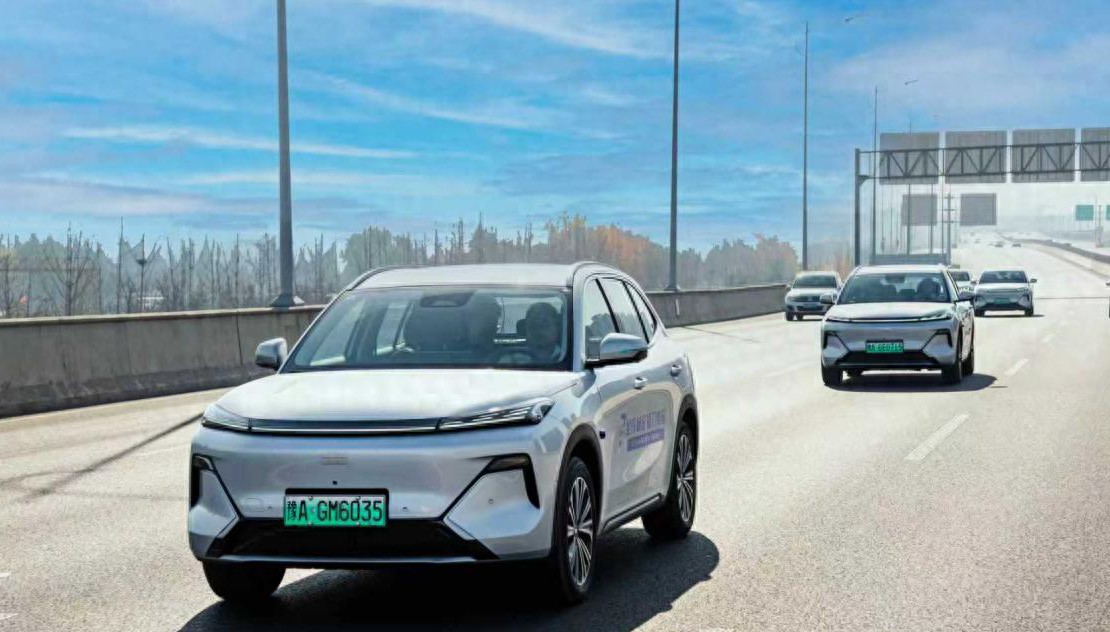 新款吉利银河星舰7为何卖得好？看完交车仪式，我有些懂了