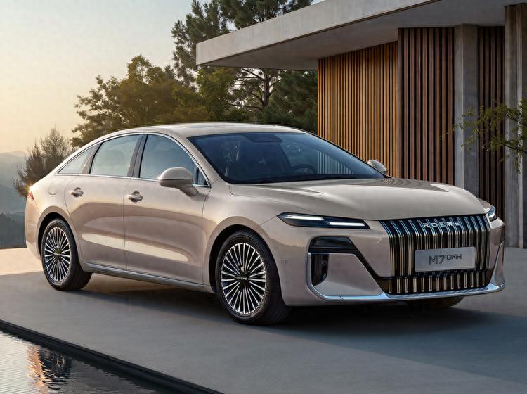 销量暴跌,8.58万起的荣威M7 DMH,还是成不了爆款?