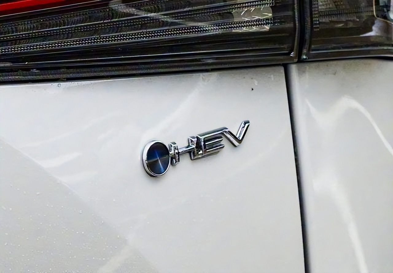 丰田宣布跟比亚迪合作_丰田电动车比亚迪造_