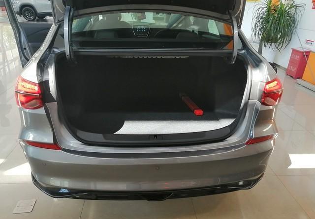 _4s店挑车选车注意事项_激烈驾驶损害车误区