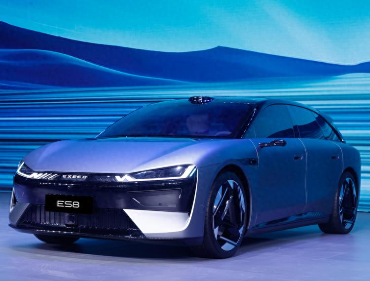 固态电池+鸿蒙，奇瑞全新C级车亮相，竞争极氪001？