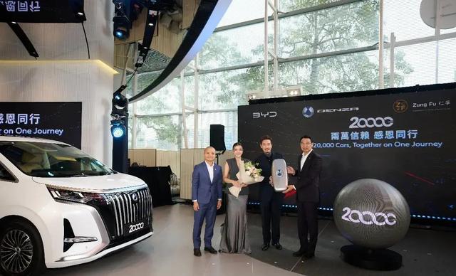 陈豪夫妇复购腾势D9，这款车为何受高端家庭青睐