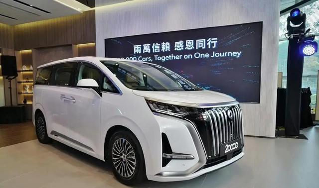 陈豪夫妇复购腾势D9,这款车为何受高端家庭青睐-有驾