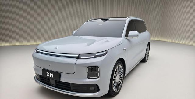 十年磨一剑，零跑D19以全域自研技术交出旗舰答卷，突破行业技术壁垒，回应市场质疑，彰显自主品牌实力