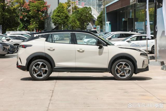 年轻人第一台SUV选它亏不亏？深度体验领克06三个月，这些逆天细节和隐藏缺陷太真实！-有驾