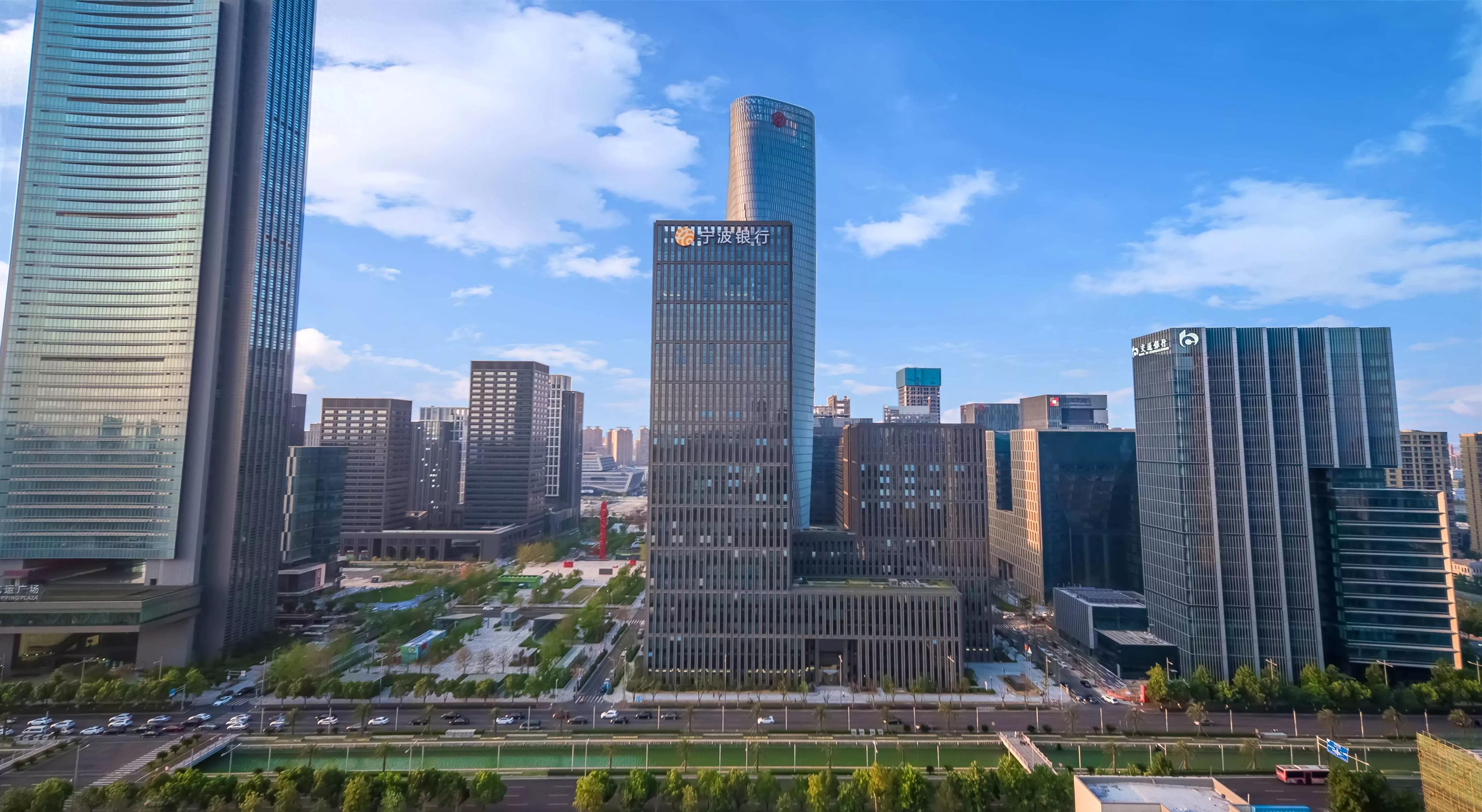 赋能高质量发展行稳致远 宁波银行获评“年度上市银行”