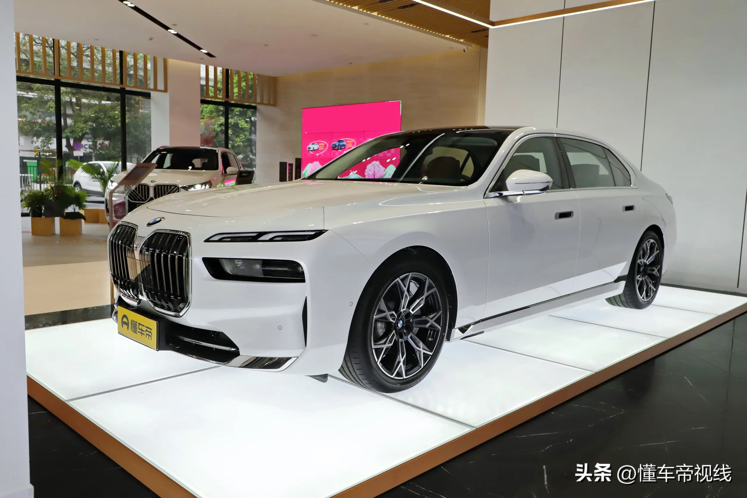 新款捷尼驾驶辅助曝光新车视频__捷尼赛思自动驾驶