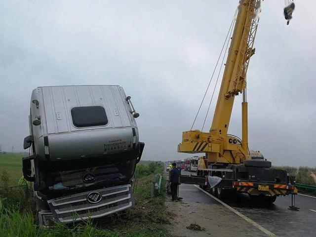 黄山市附近拖车救援服务快速响应解您燃眉之急