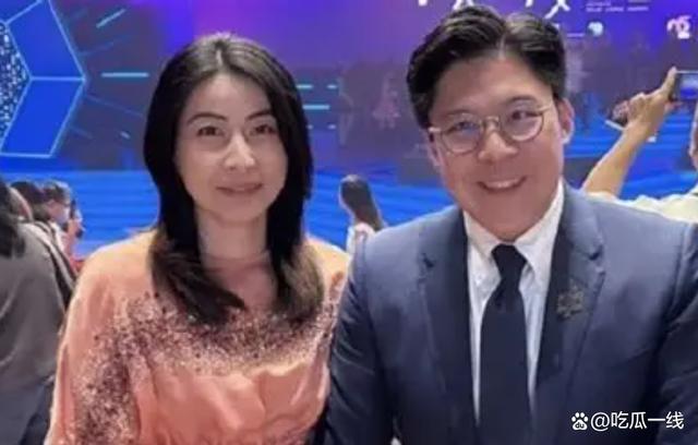 不问性能不问价！霍启刚试驾只盯 “老人上下车”，郭晶晶付款太霸气？-有驾