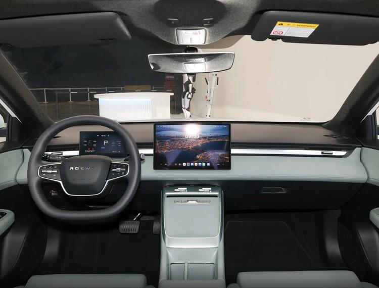 _荣威好还是比亚迪秦好_秦和荣威i5