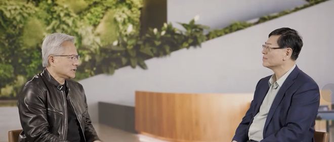 双巨头加码AI！黄仁勋披露要与联想集团联合发布“革命性服务器”，未来2年合作规模再翻5倍