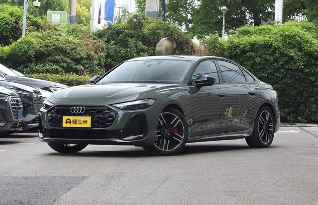 奥迪A5L赛道测试：横行霸道？操控性能超越预期！