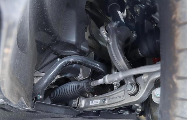 奥迪A5L赛道测试：横行霸道？操控性能超越预期！-有驾