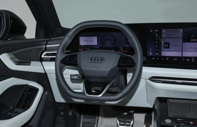 奥迪A5L赛道测试：横行霸道？操控性能超越预期！-有驾