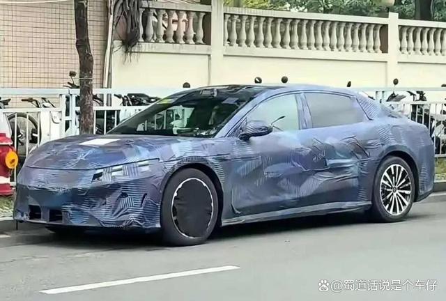 比亚迪销量猛增，新车型技术下放，竞争对手感压力-有驾