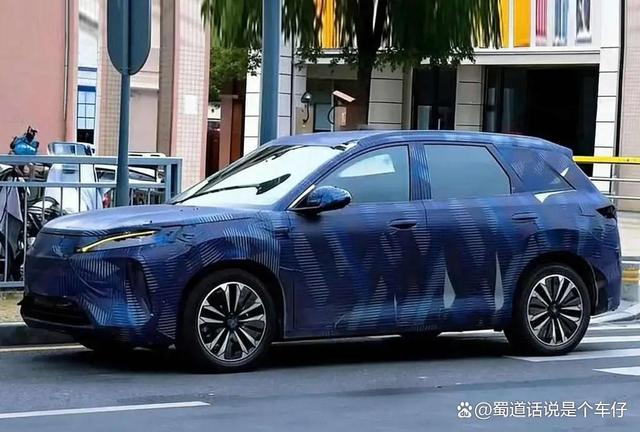 比亚迪销量猛增，新车型技术下放，竞争对手感压力-有驾