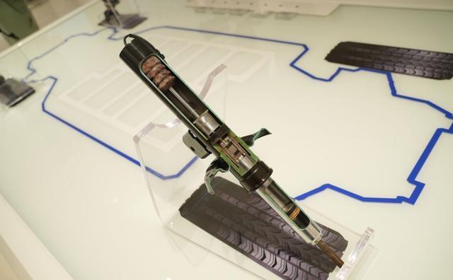 叫板BBA却被骂跪舔？底盘内卷里最刺眼的两副面孔-有驾