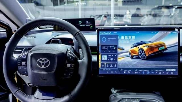 丰田品质B级纯电家轿9.38万起售，依托智能T-pilot驾驶辅助，五重电池防护与八安全气囊全面保障安全与舒适