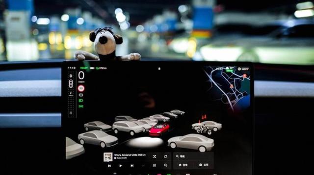 有些人跪的久了，都忘了如何站起来，国产汽车把冰箱彩电搬上车里却被嘲华而不实，特斯拉技术看不见的地方遥遥领先却少有人质疑-有驾