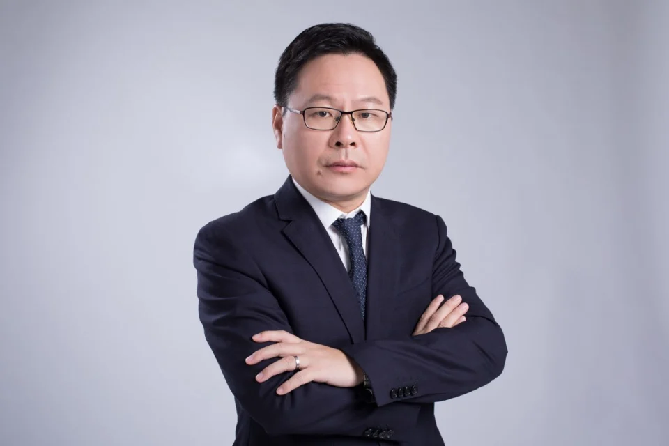 21对话｜比亚迪孙华军：反超特斯拉，藏着死磕磷酸铁锂的20年