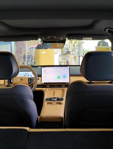 比宋L多3毫米还配魅族车机,吉利银河M7 EM-i凭啥敢在比亚迪家门口“叫板”?-有驾