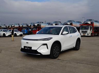 比宋L多3毫米还配魅族车机,吉利银河M7 EM-i凭啥敢在比亚迪家门口“叫板”?-有驾