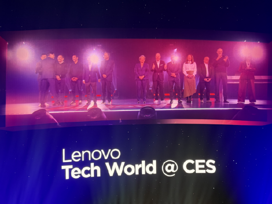 直击CES | 芯片巨头集体站台联想,苏妈亲自彩排!FIFA主席为中企赴会,中国机器人军团出海__直击CES | 芯片巨头集体站台联想,苏妈亲自彩排!FIFA主席为中企赴会,中国机器人军团出海
