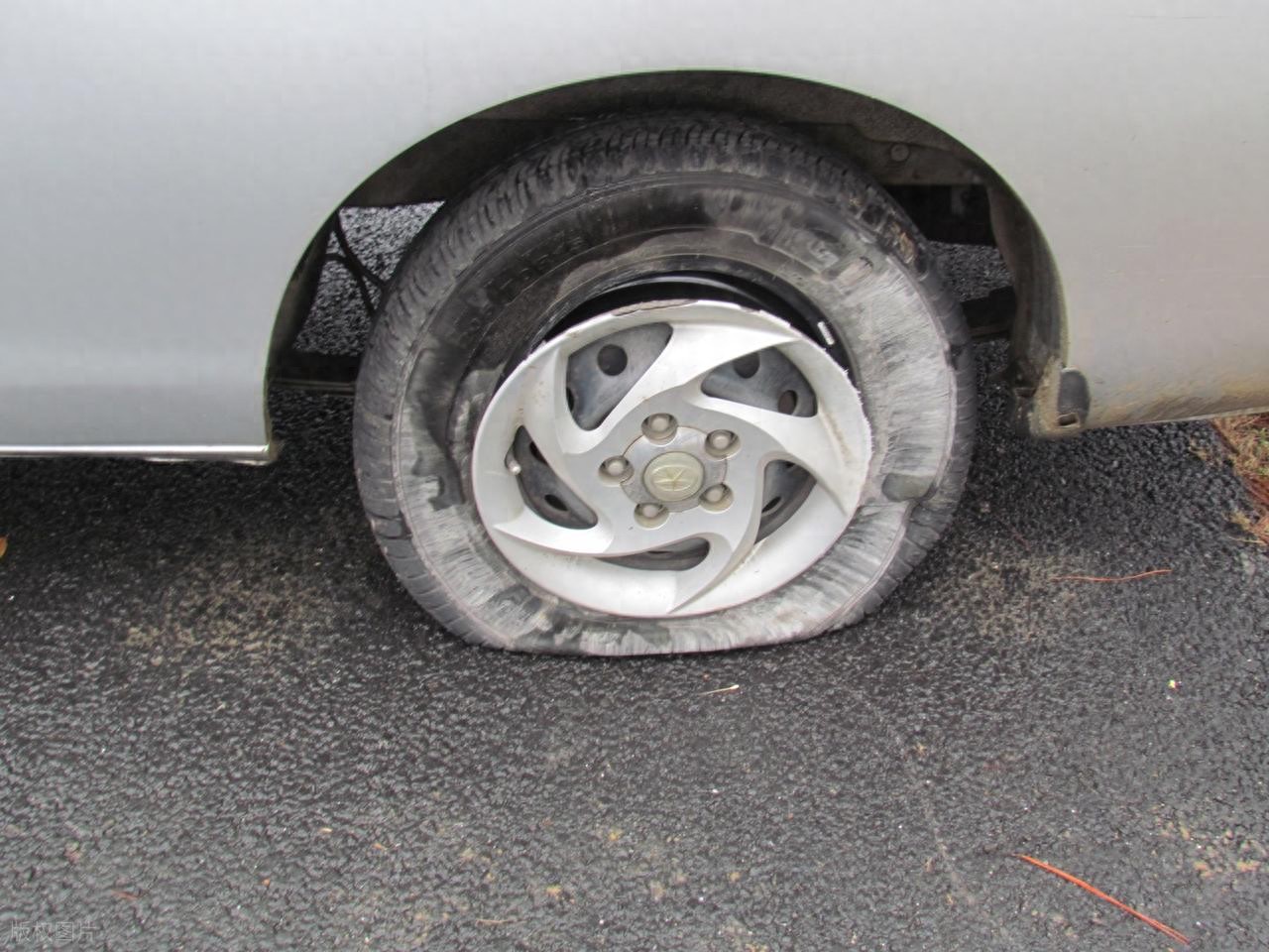 开了6年车才知道：原来高速上爆胎是可以预防的，都是真心话