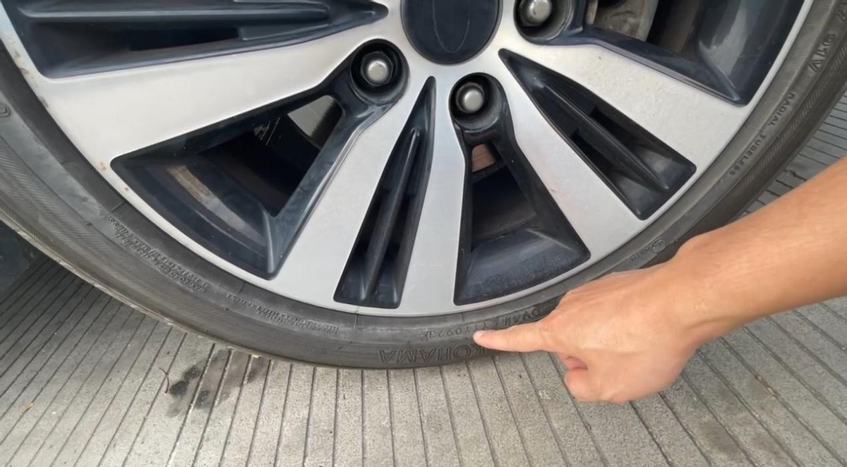 预防高速爆胎主要有哪些措施_怎样防止高速行驶的汽车爆胎_