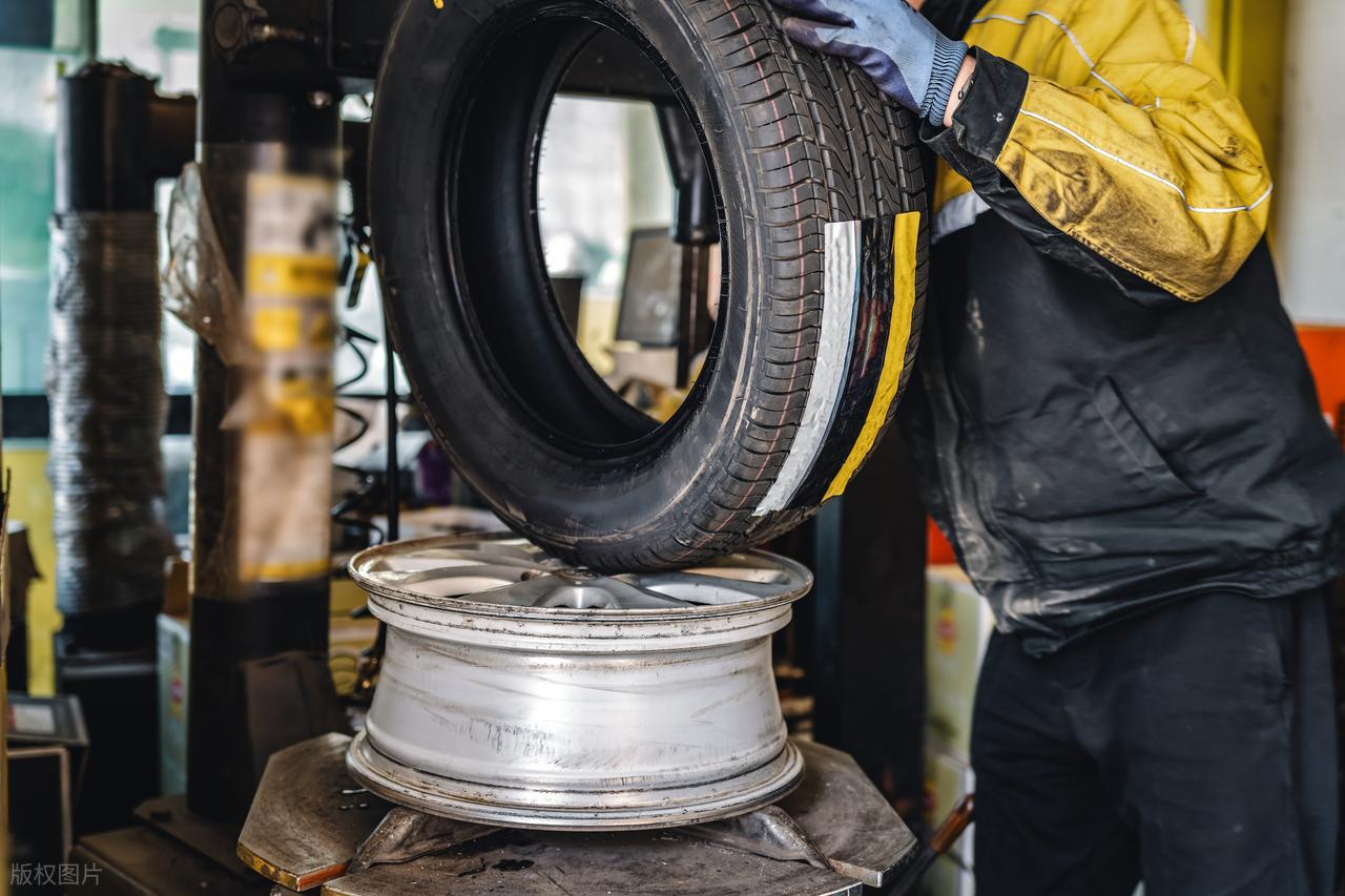 怎样防止高速行驶的汽车爆胎_预防高速爆胎主要有哪些措施_