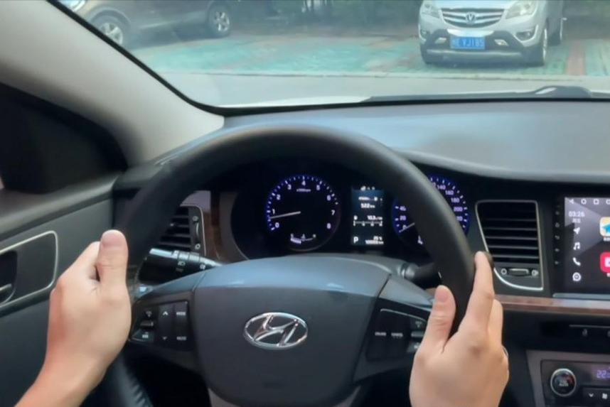 新手倒车教程__老师傅教新手倒车