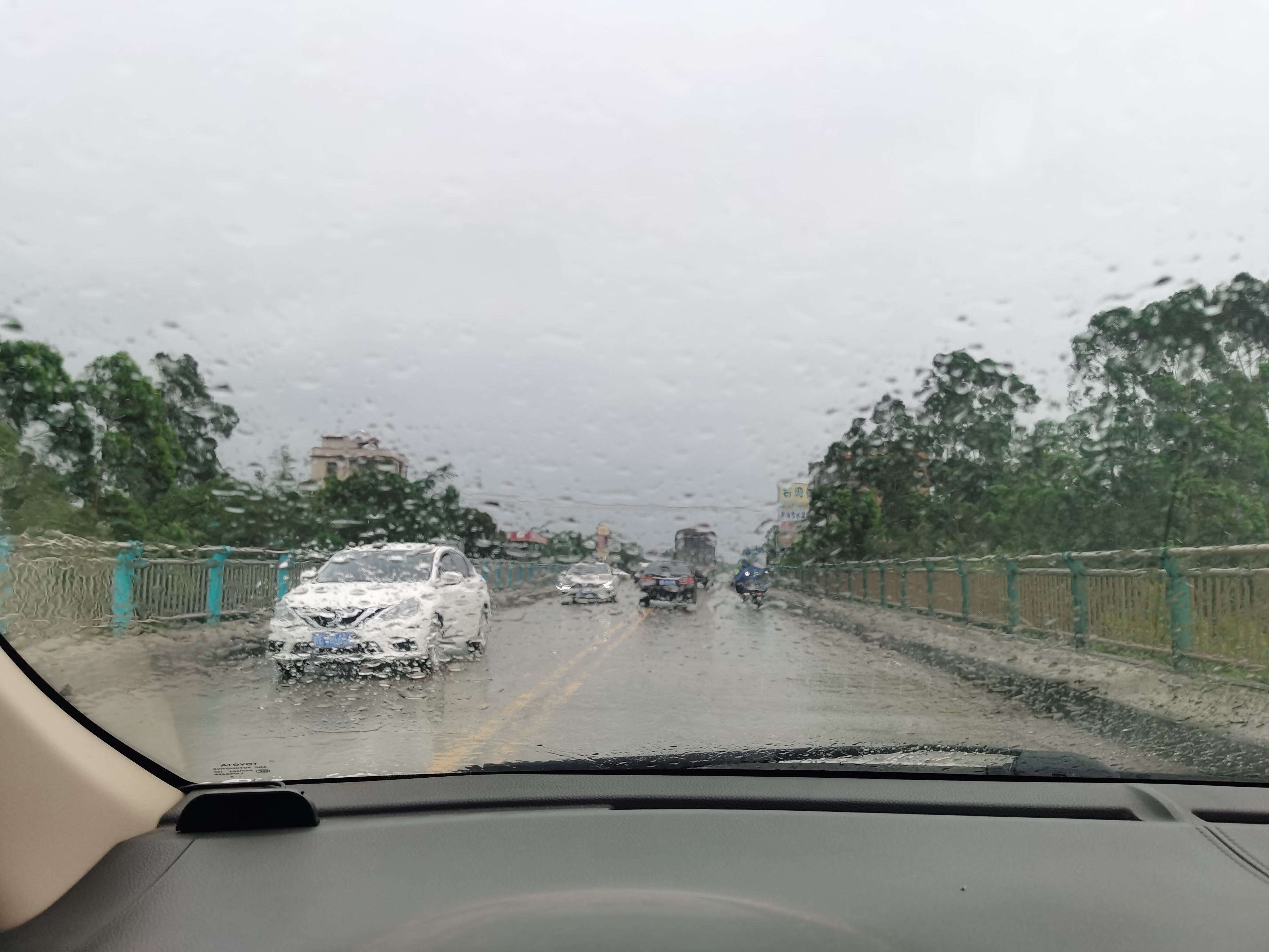 保养用合成机油还是全合成机油__即将机油保养