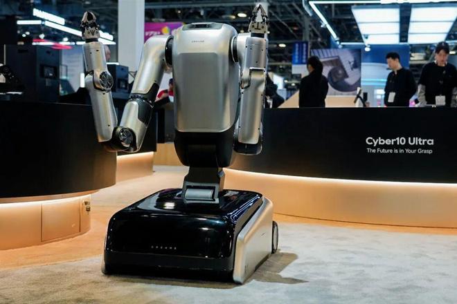 人类泛滥新工具扫地机器人__人型扫地机器人